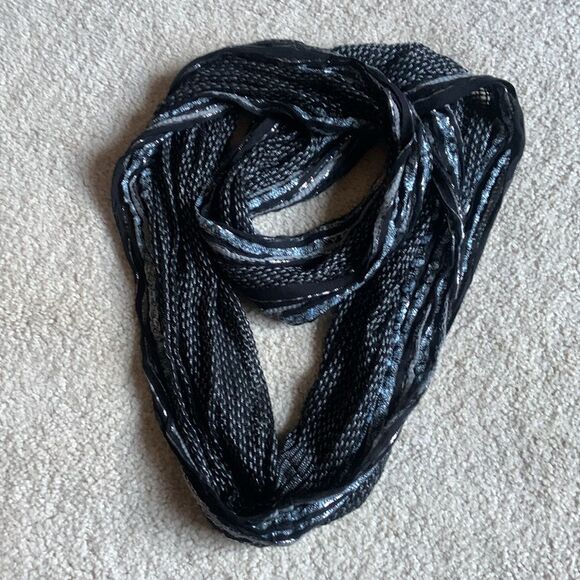 Multicolored Thread Infinity Artisan Scarf black, light blue, silver - Picture 2 of 3
